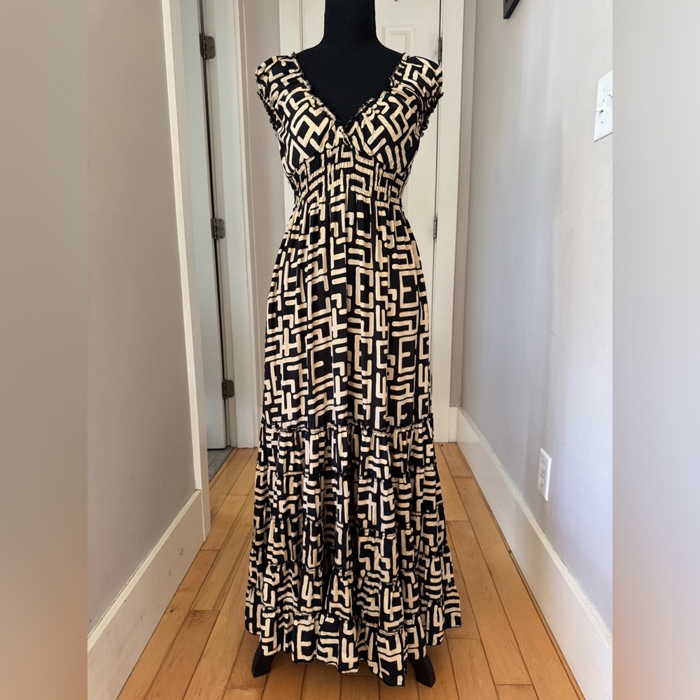 Paani black and gold print smocked sleeve‎ tiered maxi dress women’s S